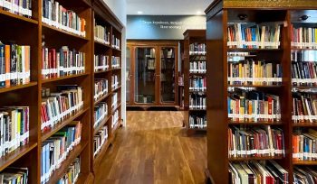 Instagram/@awaywithbooks
