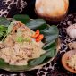 Pecel pitik merupakan makanan khas Banyuwangi