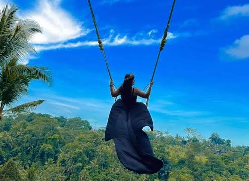 Img: Instagram/@bali.swing
