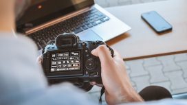 Ilustrasi Fotografer (Img: pexels.com/jeshootscom)