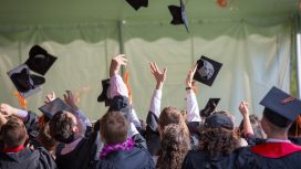 Ilustrasi Wisuda Mahasiswa (Img: pexels.com by emily ranquist)