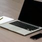 Ilustrasi Laptop (Img: pexels.com by karsten madsen)