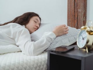 Ilustrasi Tidur (Img: pexels.com by miriam alonso)