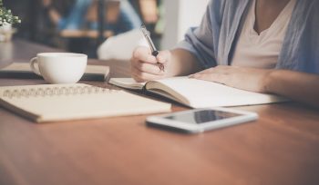 Ilustrasi Memberi Waktu Untuk Diri Sendiri (img: pexels.com by tirachard kumtanom)