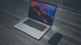 Ilustrasi Laptop (img: pexels.com by veeterzy)