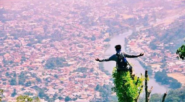 Ilustrasi Mengenang Momen Liburan (img: direktoripariwisata.id)