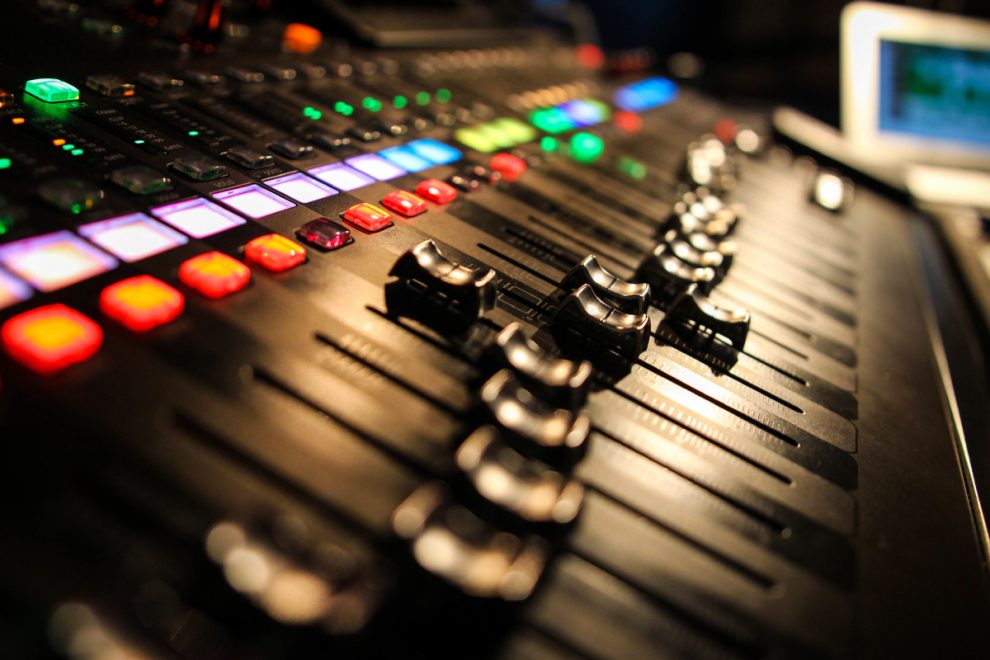 Jurusan Audio Engineering: Kenali Mata Kuliah serta Prospek Kerja ...