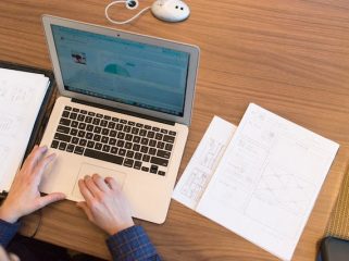Ilustrasi Mengganti Password (img: pexels.com by christina morillo)