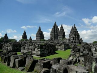 Ilustrasi Wisata Borobudur (img: pexels.com by pixabay)