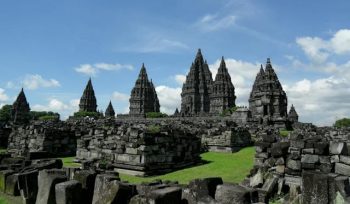 Ilustrasi Wisata Borobudur (img: pexels.com by pixabay)