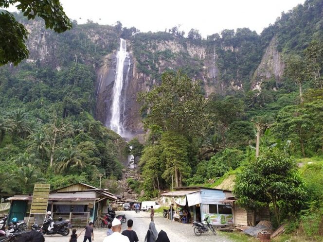 
Ilustrasi Wisata (img: Native Indonesia)