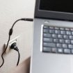 Ilustrasi Perangkat Laptop di Charge (img: acer id)