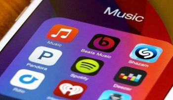 Ilustrasi Penggunaan Musik dan Video (img: pixabay.com)
