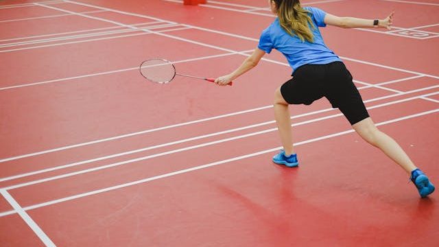 Ilustrasi Badminton (img: pexels.com by shvets production)