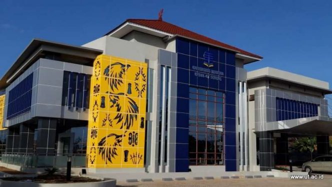 
Kenapa Universitas Terbuka Cocok Buat Generasi Serba Sibuk