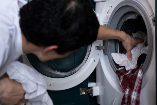
Cara Menghilangkan Noda Membandel pada Pakaian Putih