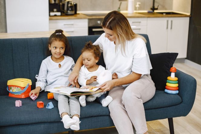 
Rekomendasi Buku Parenting untuk Orang Tua Baru