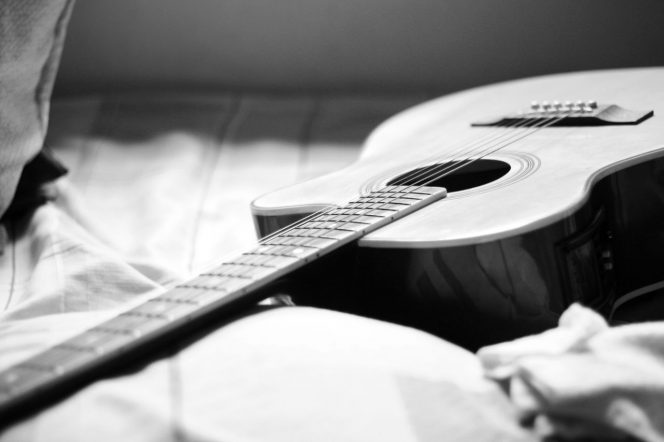 
Rekomendasi Lagu Akustik Indonesia yang Menenangkan