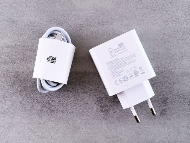 
Tips Memilih Charger HP yang Aman dan Cepat