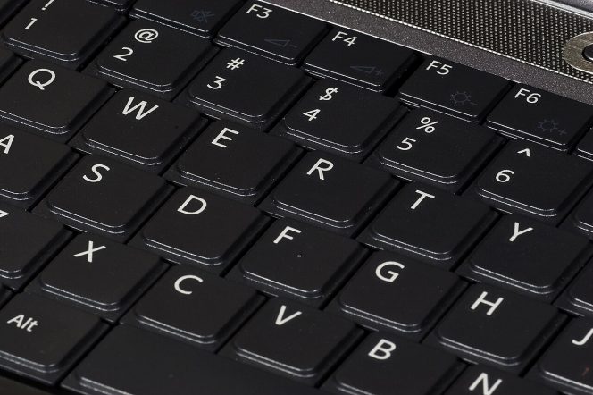 
Asal Usul Huruf QWERTY pada Keyboard