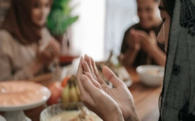 
Materi Pendidikan Agama Islam SD Kelas 2: Adab Makan Minum dan Berdoa