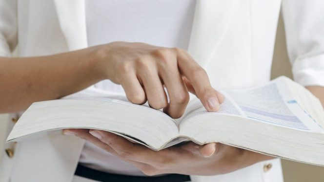 
Materi Bahasa Indonesia SD Kelas 2: Menemukan Informasi Penting dalam Teks